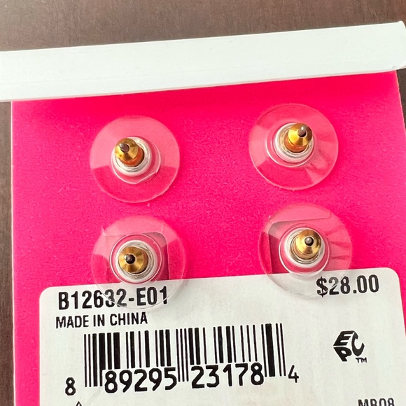 Betsy Johnson. Earrings. NWT. Heart/Star - Picture 2 of 2